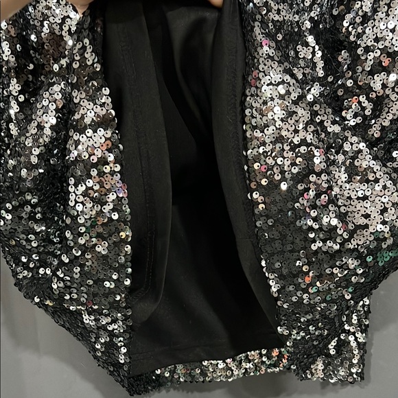 Elegant Black Sequin Dress - Picture 3 of 4